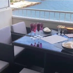 les-pieds-dans-l-eau-vue-sur-les-les-dor.fr-provencehotel.com/
