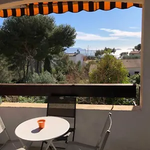studio-bandol-4-personnes-a-50m-de-la-plage.fr-provencehotel.com/